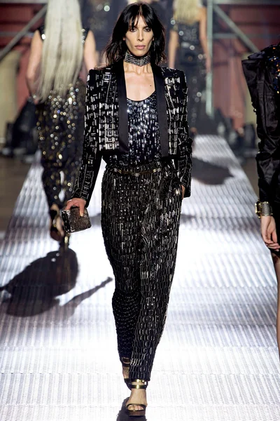 Look 19